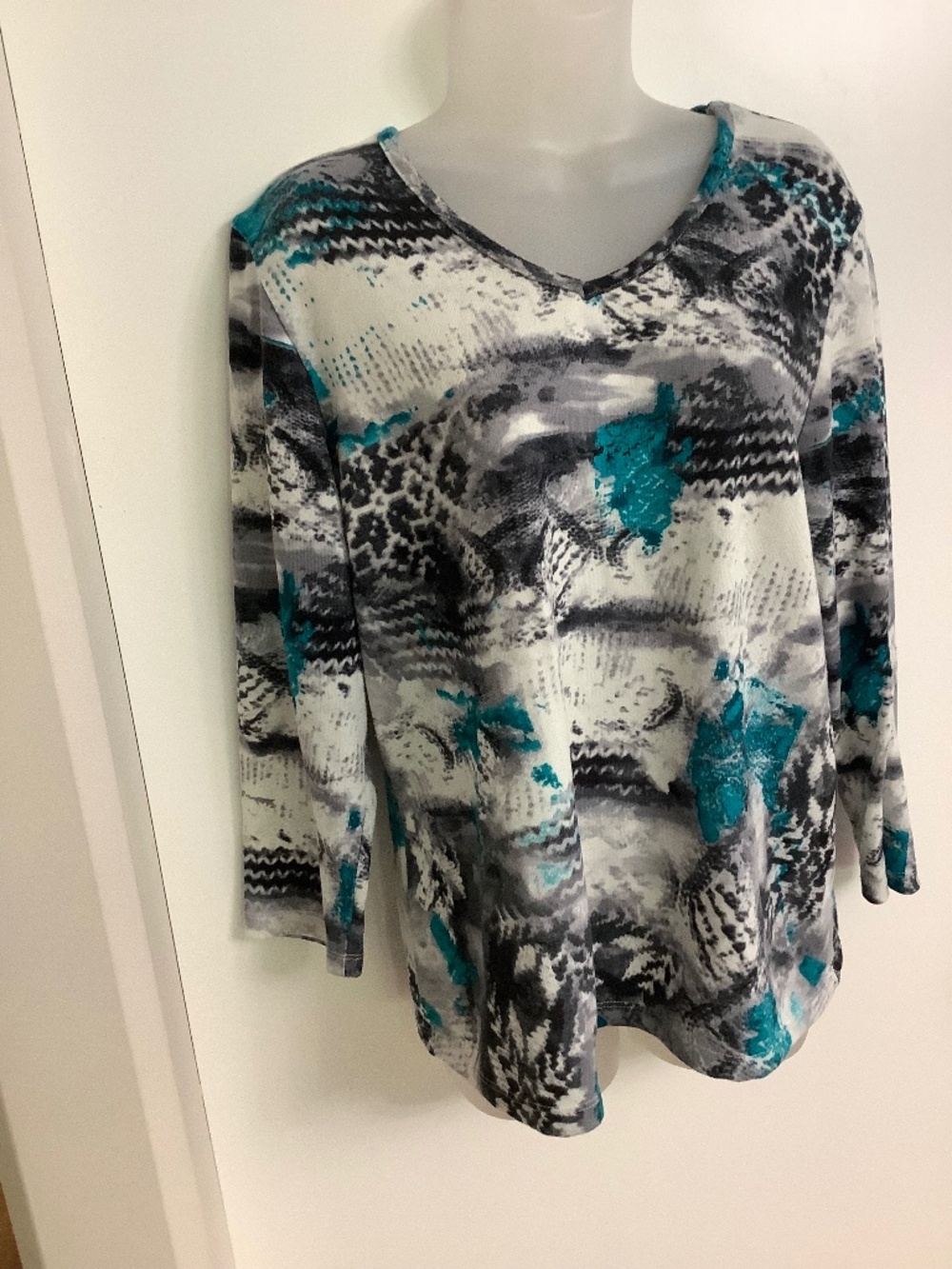 Alia soft 3/4 sleeve top LARGE 39/40 bust
